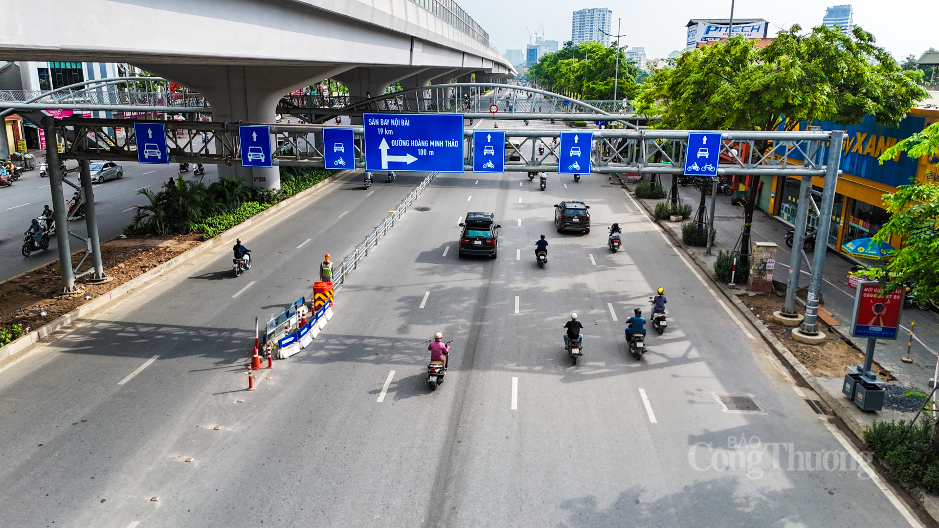 Phân làn cứng trên tuyến phố Phạm Văn Đồng giúp giảm ùn tắc và tai nạn