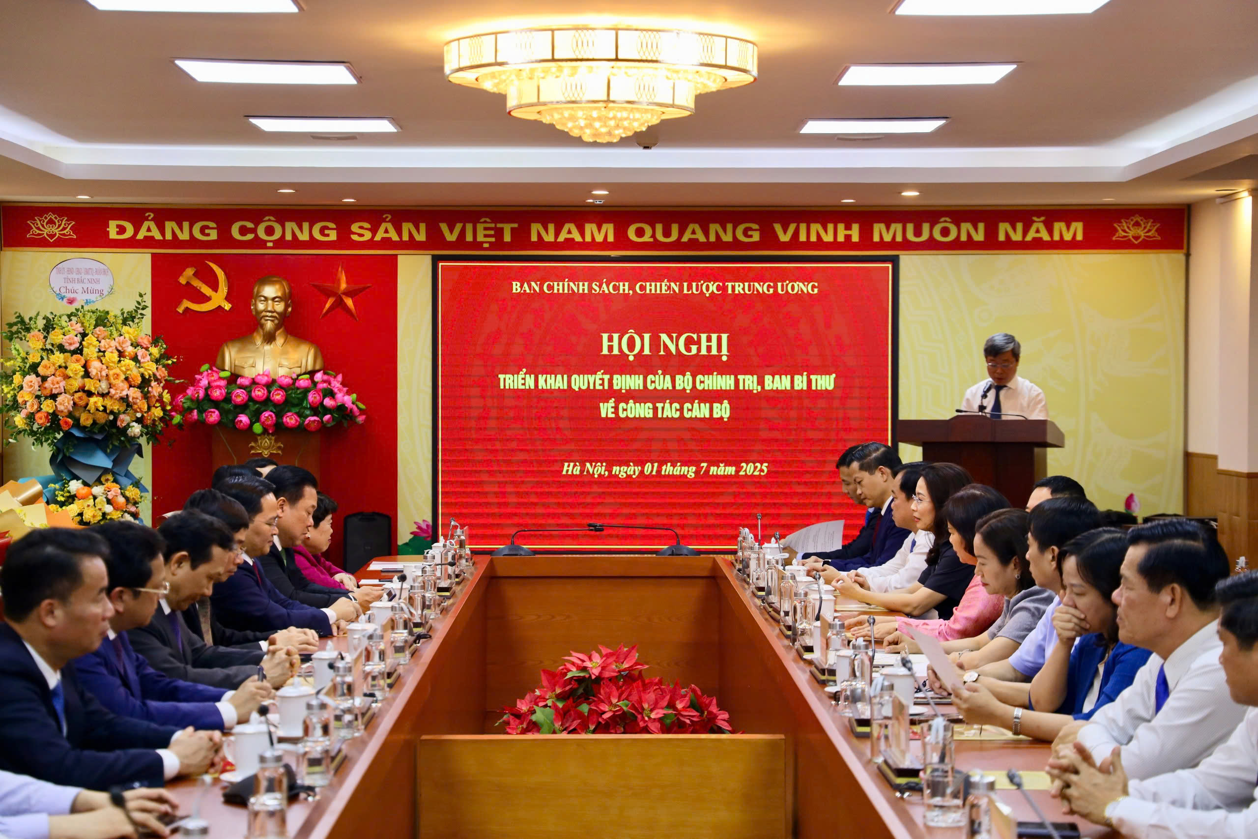 Ban Chính sách, chiến lược Trung ương có 2 tân phó ban