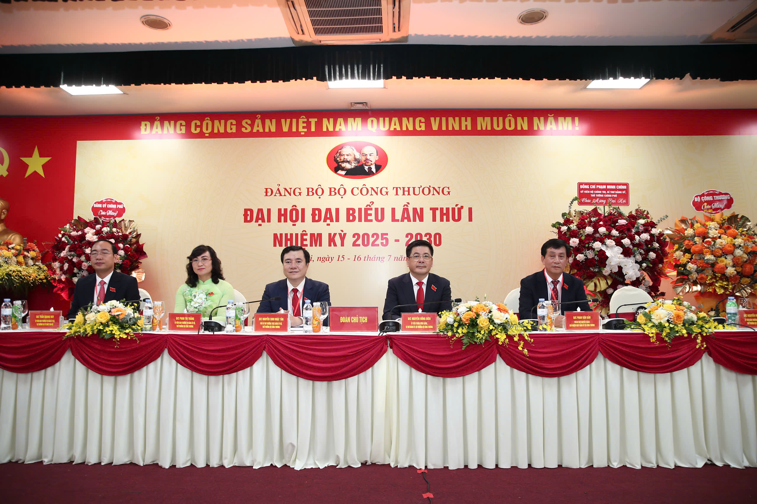 Chùm ảnh: Trước thềm Phiên thứ nhất Okvip69.com bán cá nổ hủ Đại biểu Đảng bộ Oklavip khuyến mã hấp dẫn mỗi ngày lần thứ 1