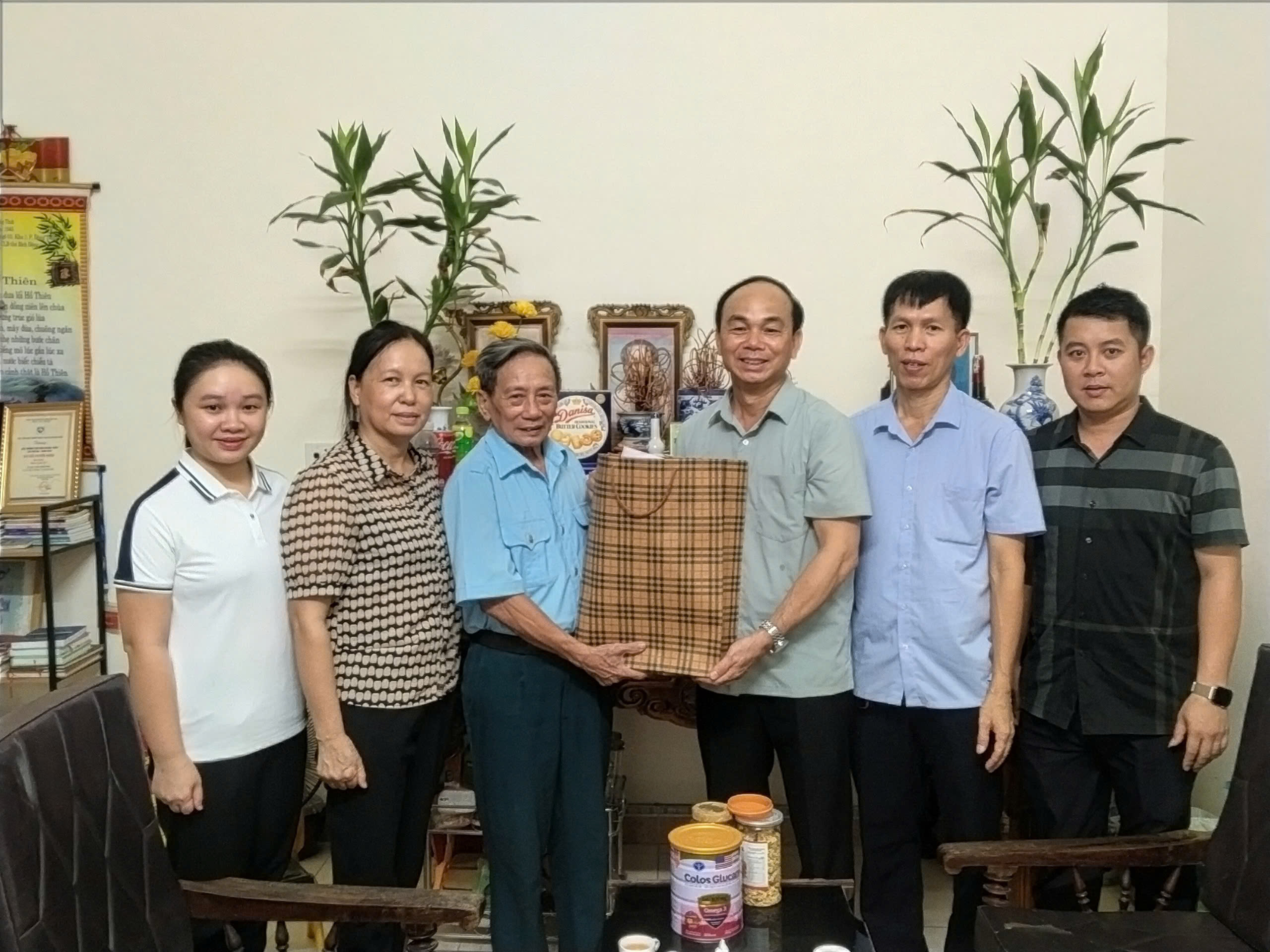 Thương binh 79 tuổi và ngọn lửa ‘Bộ đội Cụ Hồ’ giữa đời thường