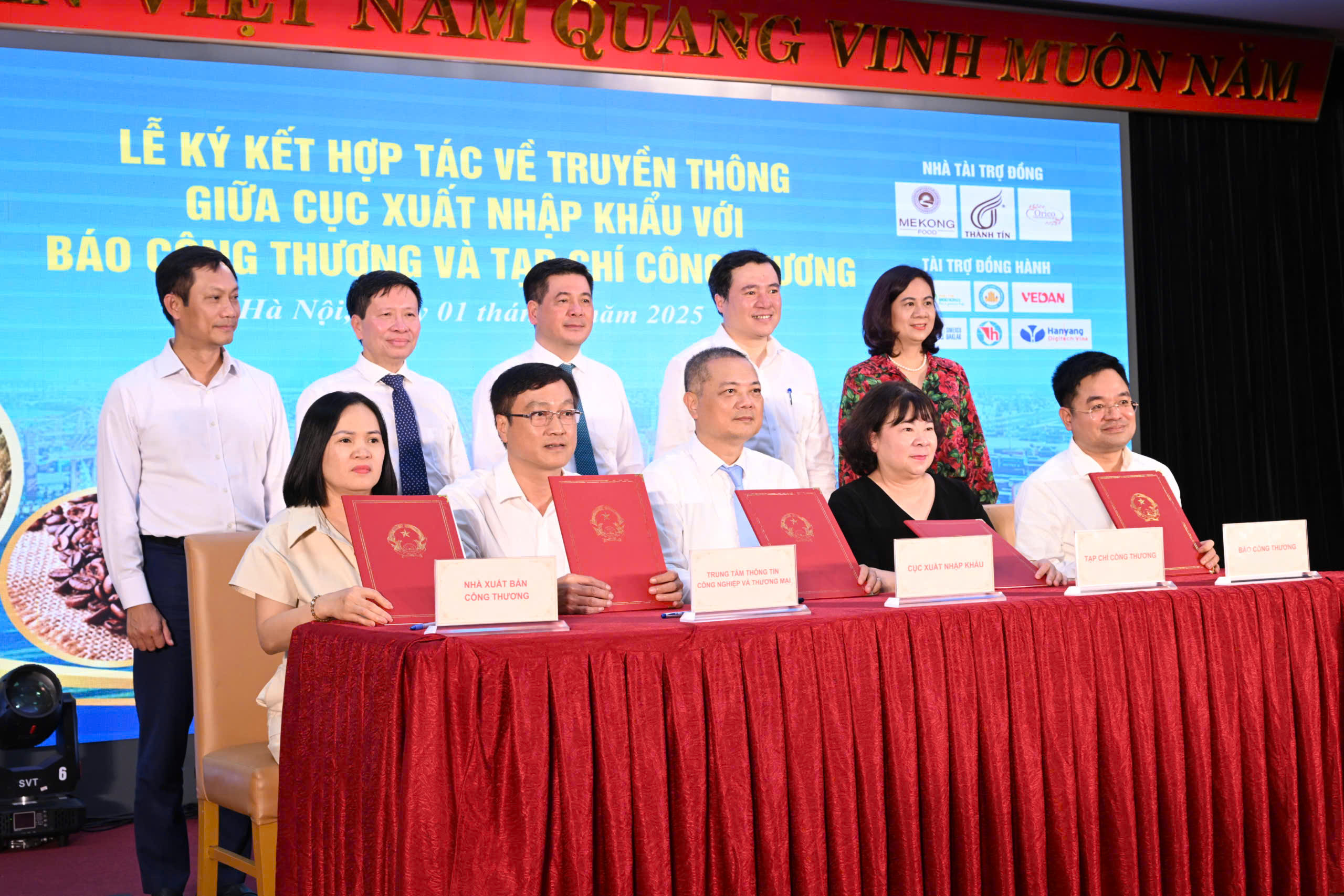 Truyền thông về xuất xứ hàng hóa: 'Lá chắn mềm' đẩy lùi gian lận thương mại