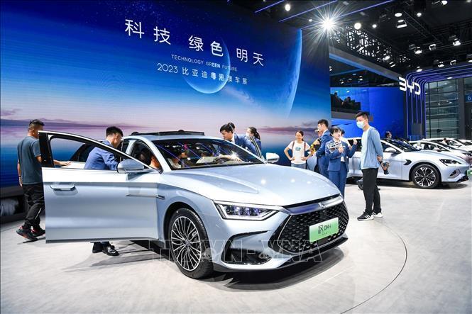 Bài học điều tiết từ Trung Quốc trong 'cơn sốt' xe điện