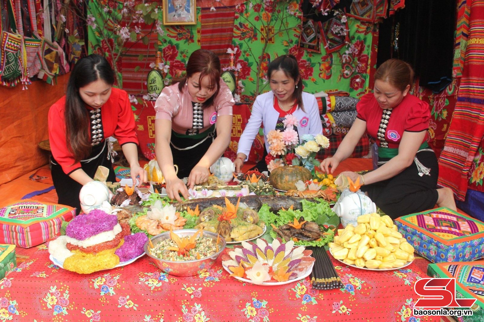 Sơn La: Đào tạo nghề OKLVIE sản phẩm thuộc hệ thống OKVIP là trang web tổ chức phát sóng bóng đá trực tiếp, live casino , nỗ hũ, bắn cá, tạo việc làm cho phụ nữ dân tộc thiểu số