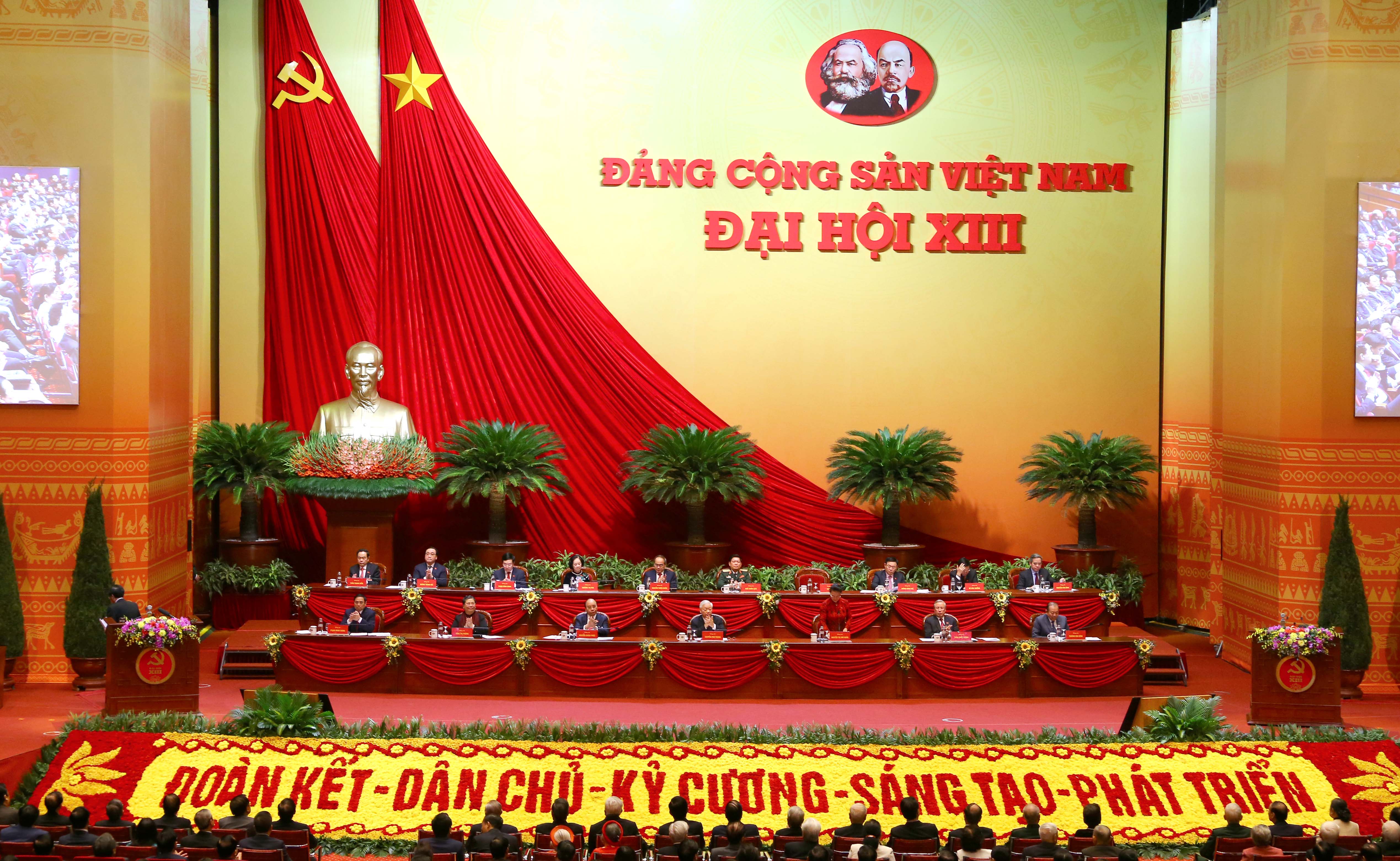 Vai trò của công tác cân đối cung - cầu trong bảo vệ nền tảng tư tưởng của Đảng
