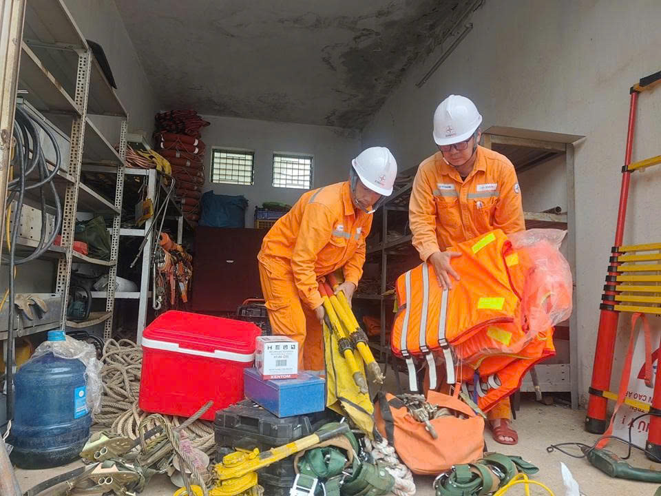 Ngành điện miền Bắc ưu tiên mọi nguồn lực khắc phục bão số 5