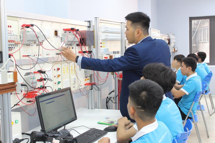 Tạo độ mở chính sách hút nguồn nhân lực cho mô hình Okvip - liên minh giải trí #1 thế giới hà nội mới