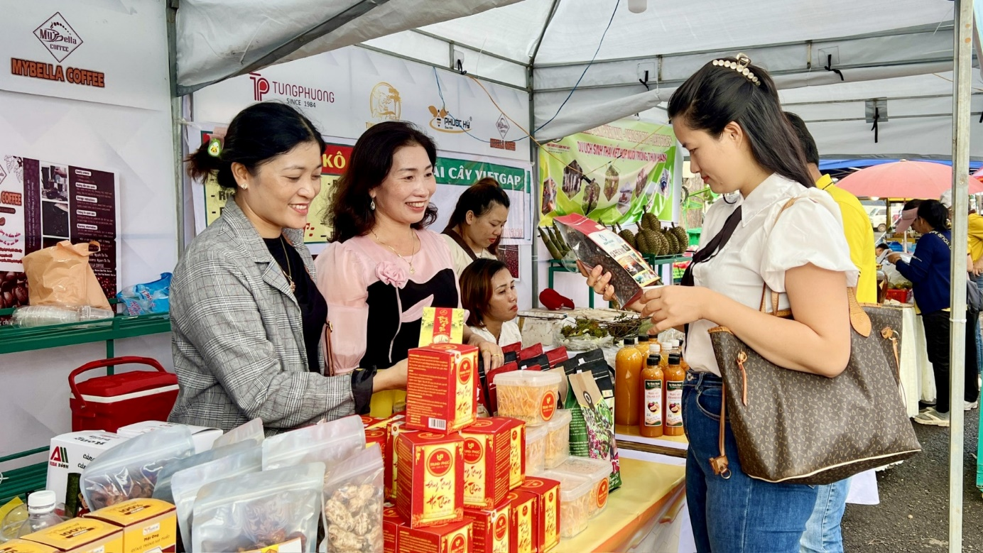 Gia Lai tập trung phát triển nguồn nhân lực thương mại vùng dân tộc
