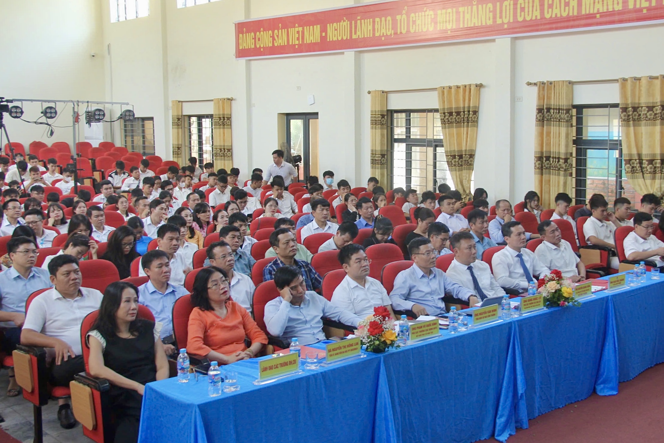 Đổi mới truyền thông tuyển sinh phát triển nhân lực ngành Okvip tại về
