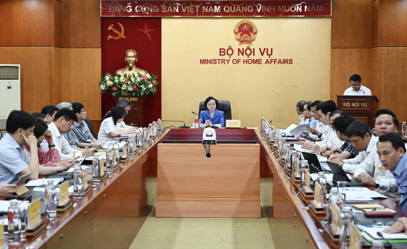 Bộ Nội vụ trình đề án tiền lương công chức trong tháng 11