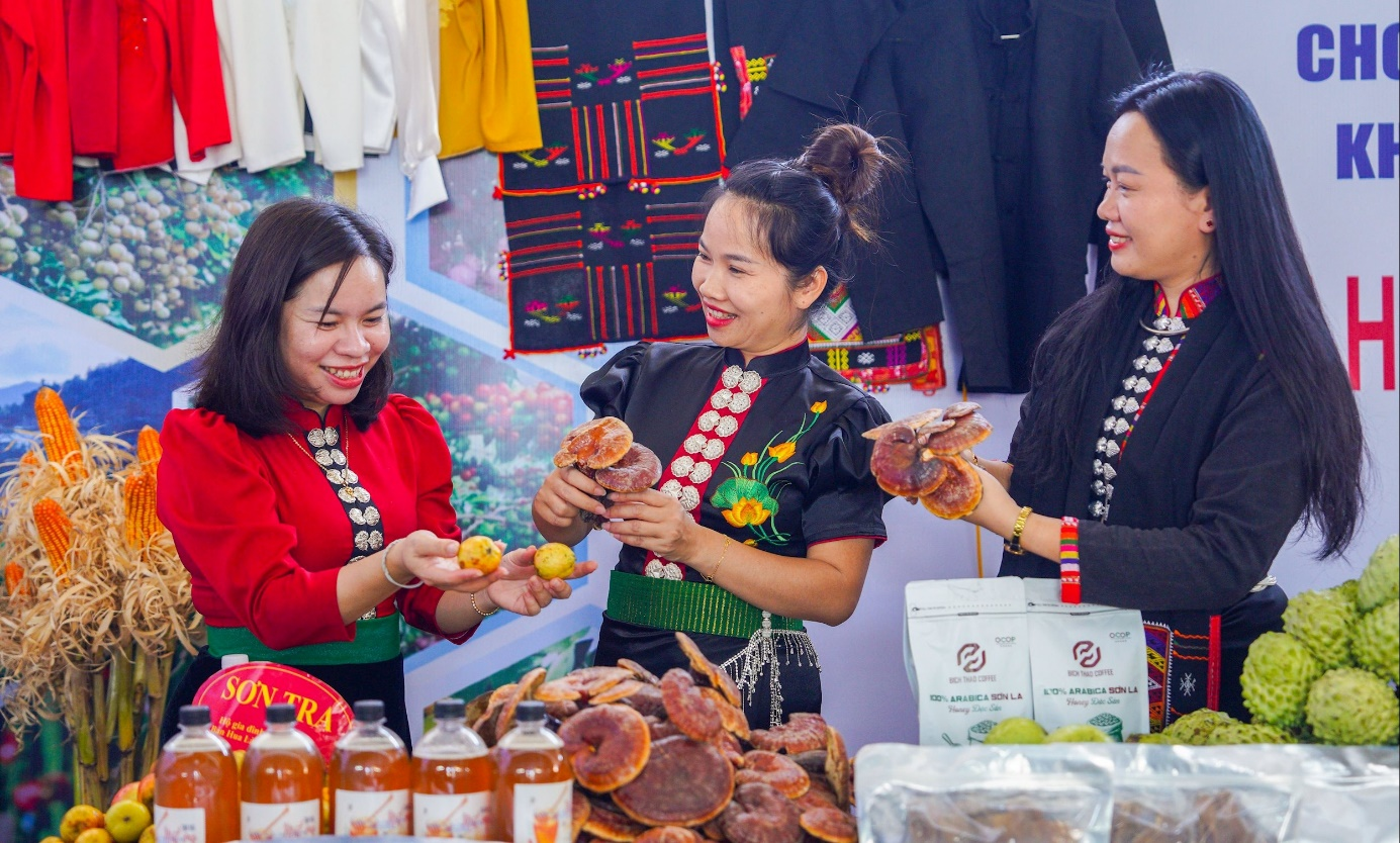 Mở cơ hội tiêu thụ từ Hội chợ Trang Chủ OKVIP COM Top #1 và OCOP Tây Bắc - Sơn La 2025