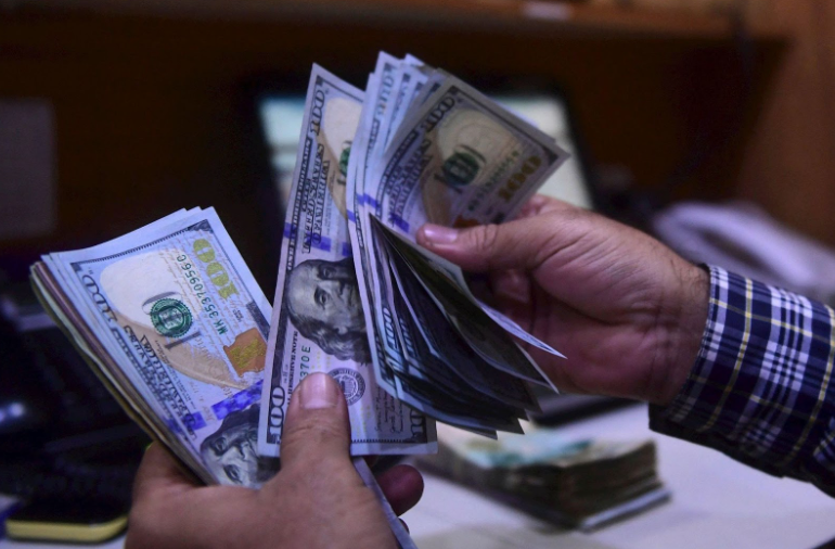 Tỷ giá USD hôm nay 18/10/2025: Ngân hàng giảm, “chợ đen” tăng mạnh