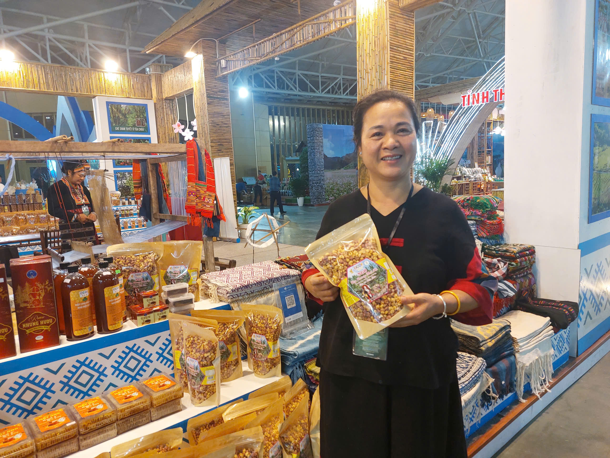 Quà Điện Biên mang hương vị núi rừng đến Hội chợ Mùa Thu 2025