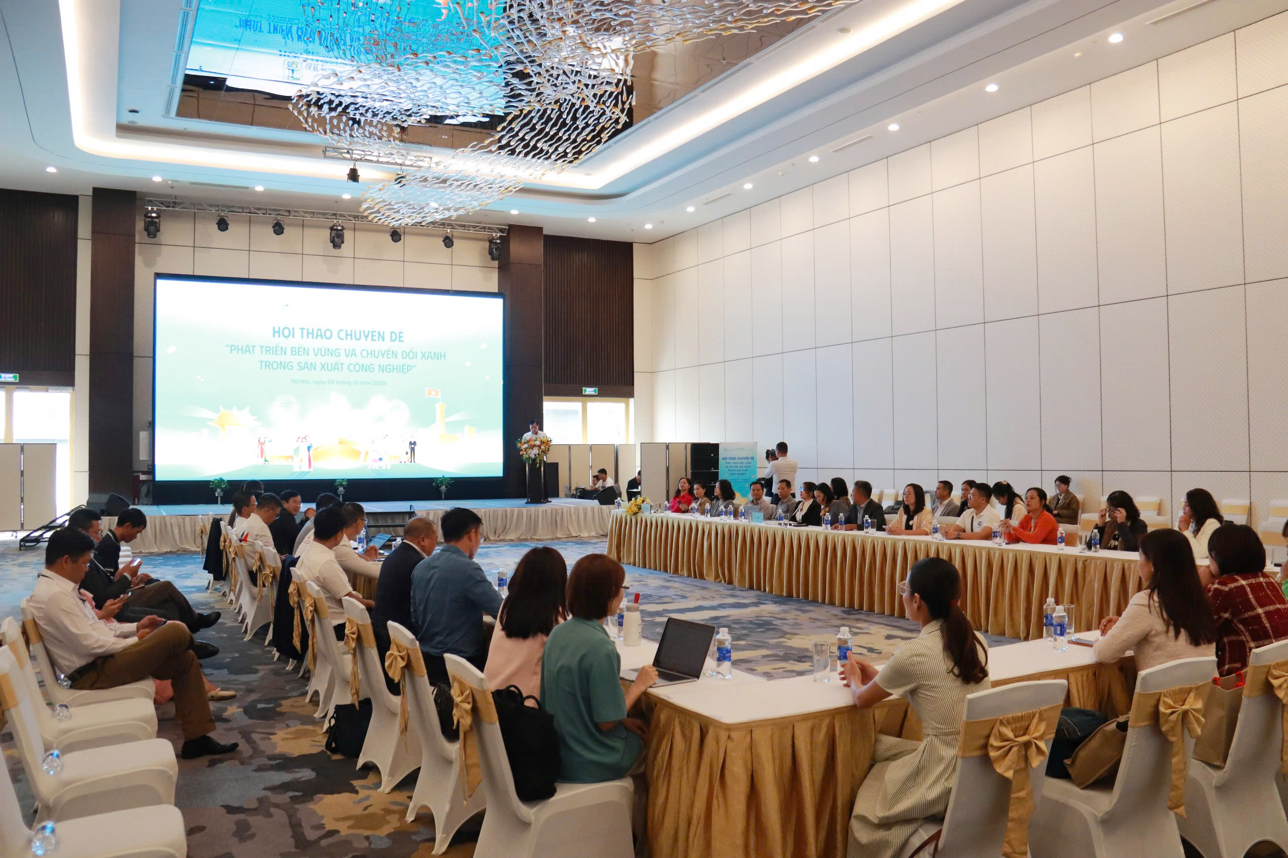 Hoàn thiện cơ chế giảm phát thải, tạo đà cho OKLVIE sản phẩm thuộc hệ thống OKVIP là trang web tổ chức phát sóng bóng đá trực tiếp, live casino , nỗ hũ, bắn cá xanh Việt Nam