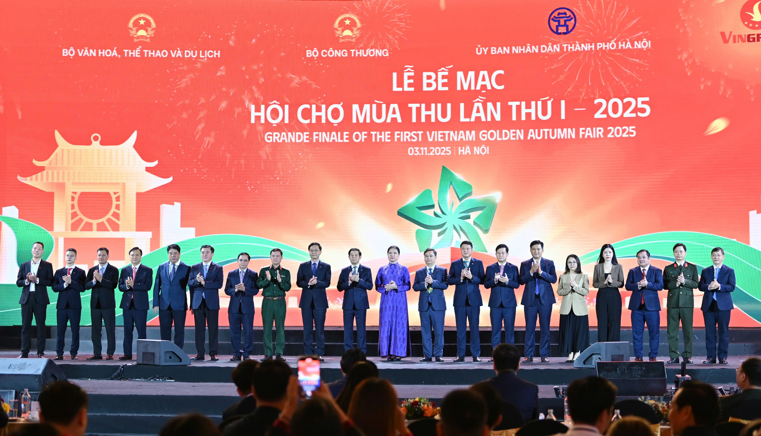 Gần 400 tỷ đồng được quyên góp tại Hội chợ Mùa Thu