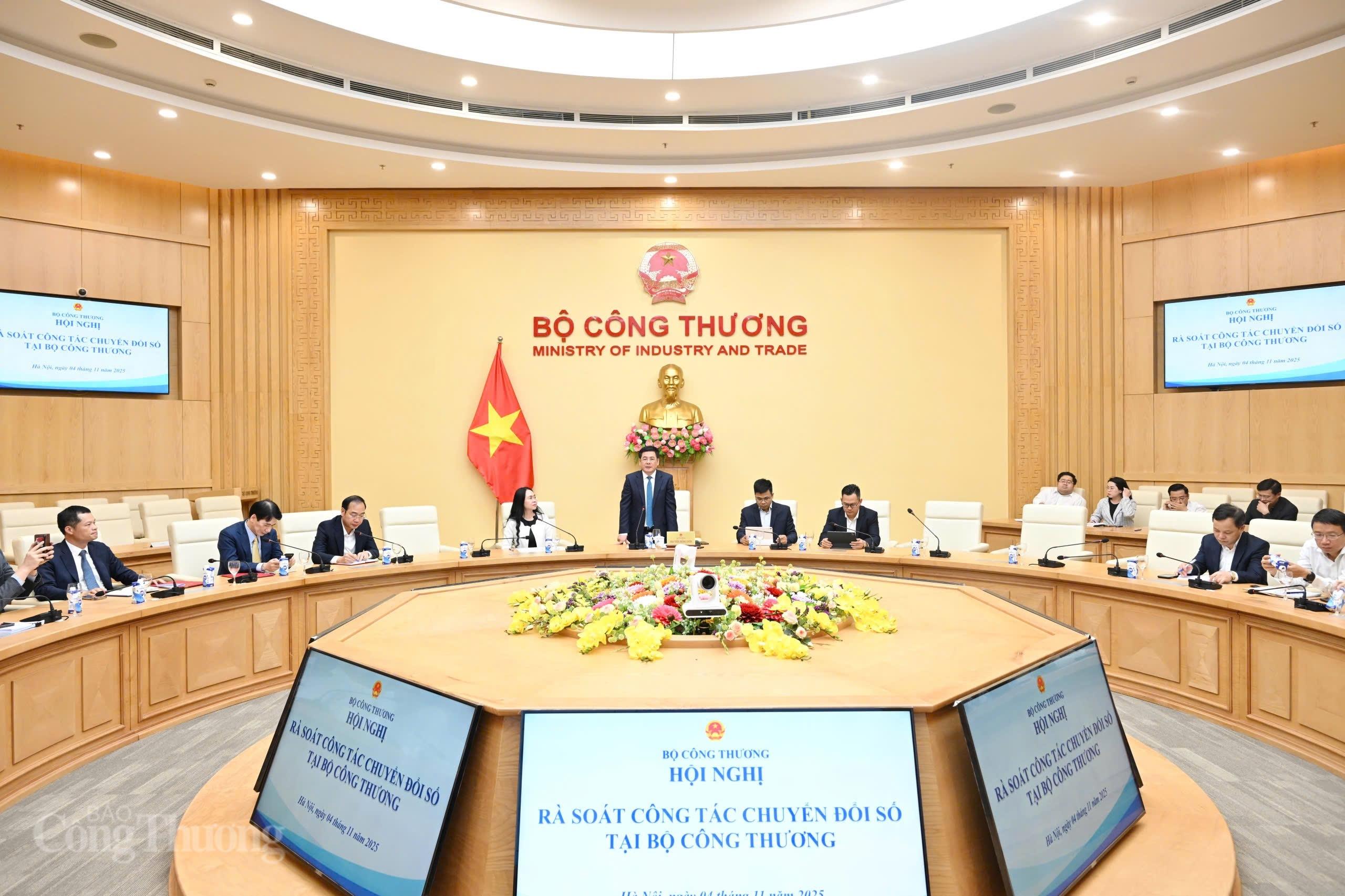 Oklavip khuyến mã hấp dẫn mỗi ngày đẩy nhanh tiến độ chuyển đổi số trong tháng 11