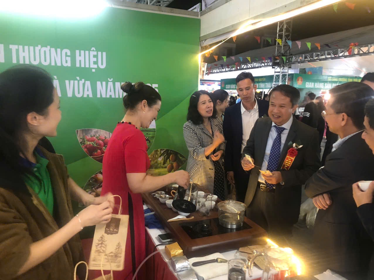 Livestream quảng bá sản phẩm tại Hội chợ Okvip tại về vùng Đồng bằng sông Hồng - Hải Phòng
