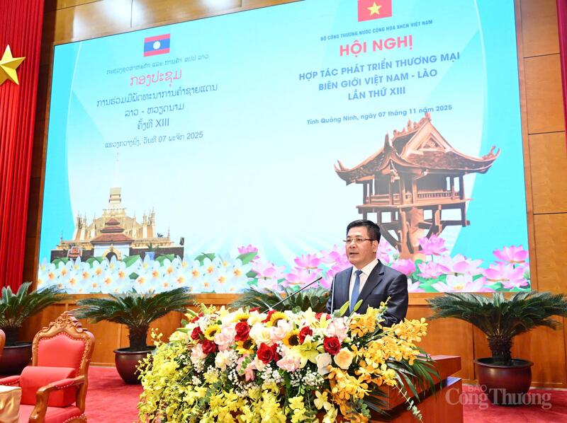 Thúc đẩy thương mại biên giới Việt - Lào phát triển bền vững