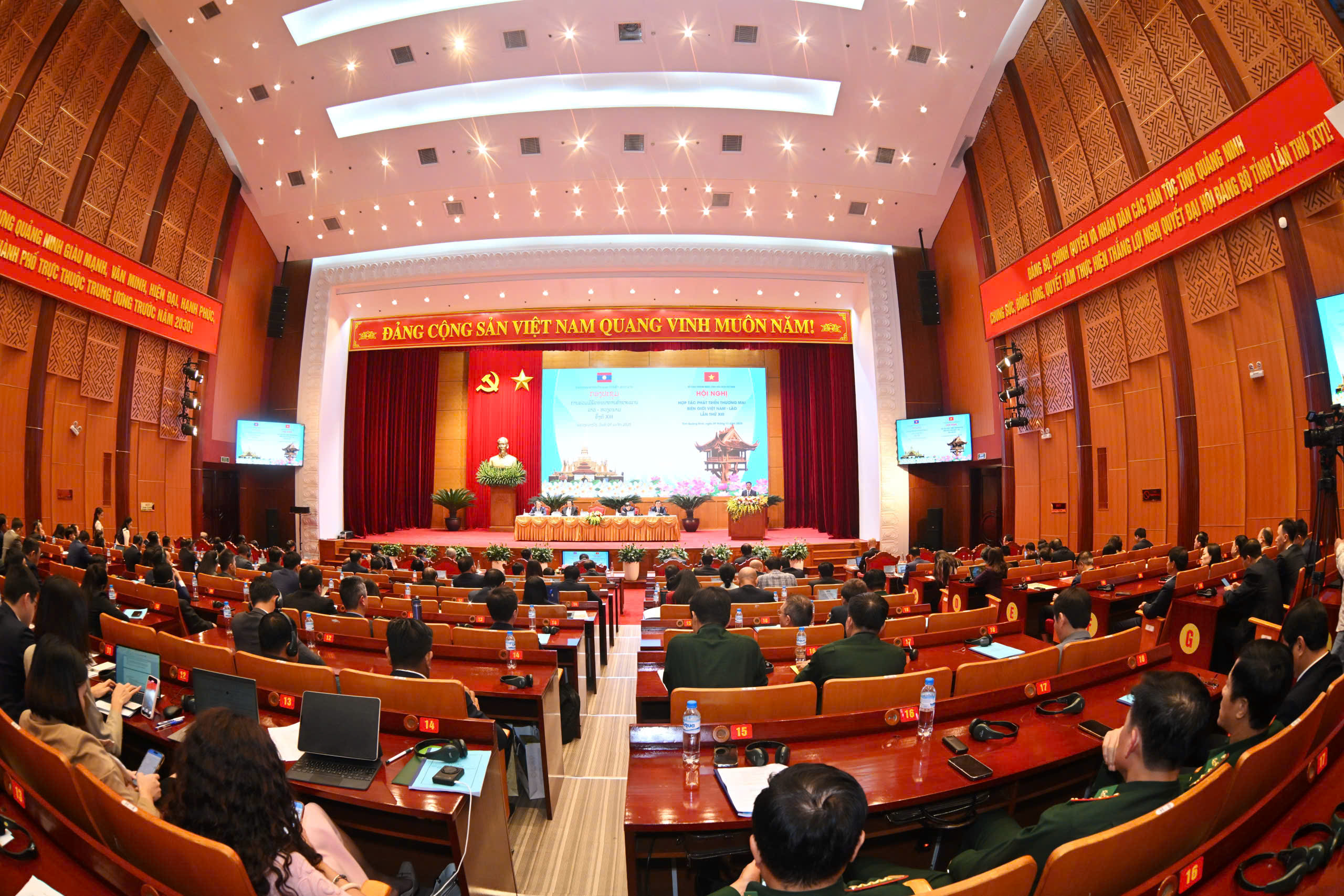 Giải pháp tạo thuận lợi cho hợp tác thương mại, công nghiệp, Oklavip game bài, casino, thể thao Việt - Lào