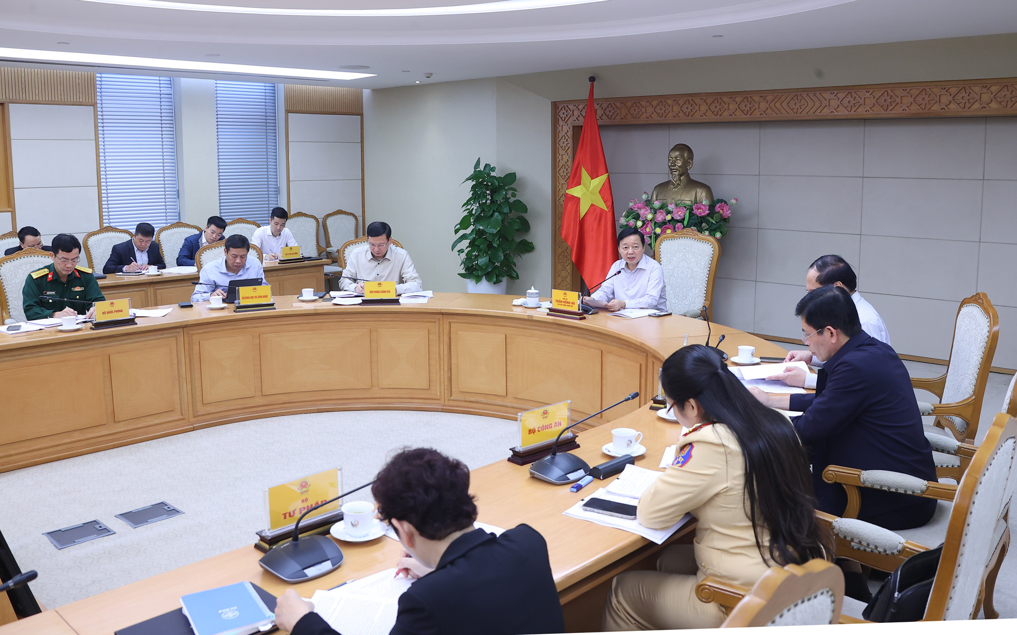 Lộ trình áp dụng quy chuẩn khí thải ô tô: Cần được xem xét thống nhất