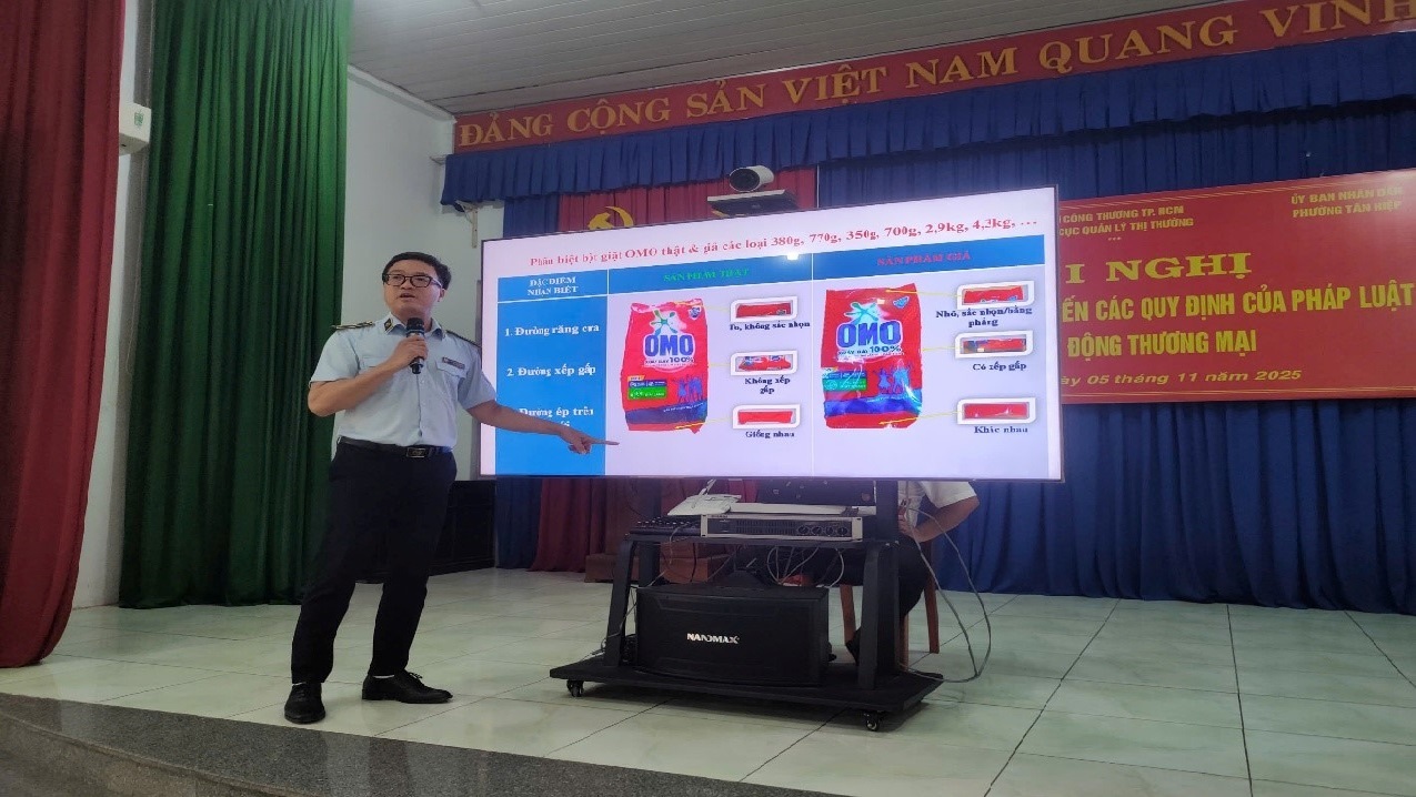 TP. Hồ Chí Minh: Quản lý thị trường phổ biến quy định pháp luật về thương mại