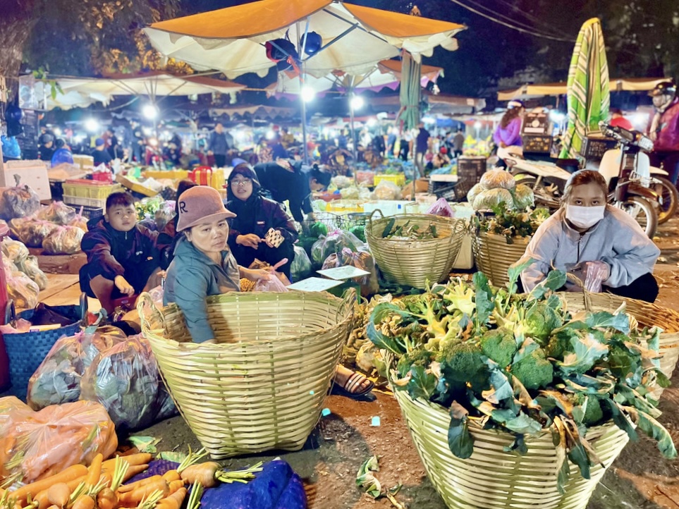 Gia Lai: Giá rau, củ tại các chợ dân sinh tăng sau bão