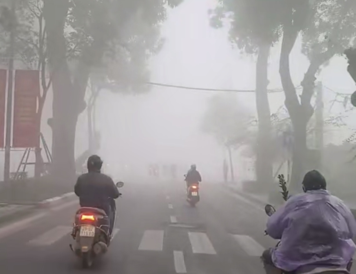 Triển khai biện pháp cấp bách ứng phó ô nhiễm PM2.5 tại Hà Nội