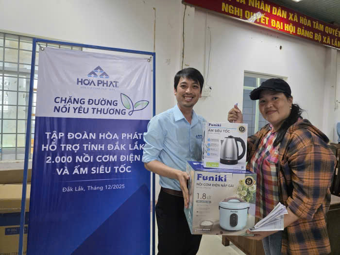 Hòa Phát tặng 100.000m2 tôn, hàng ngàn đồ dùng thiết yếu tại ở Đắk Lắk