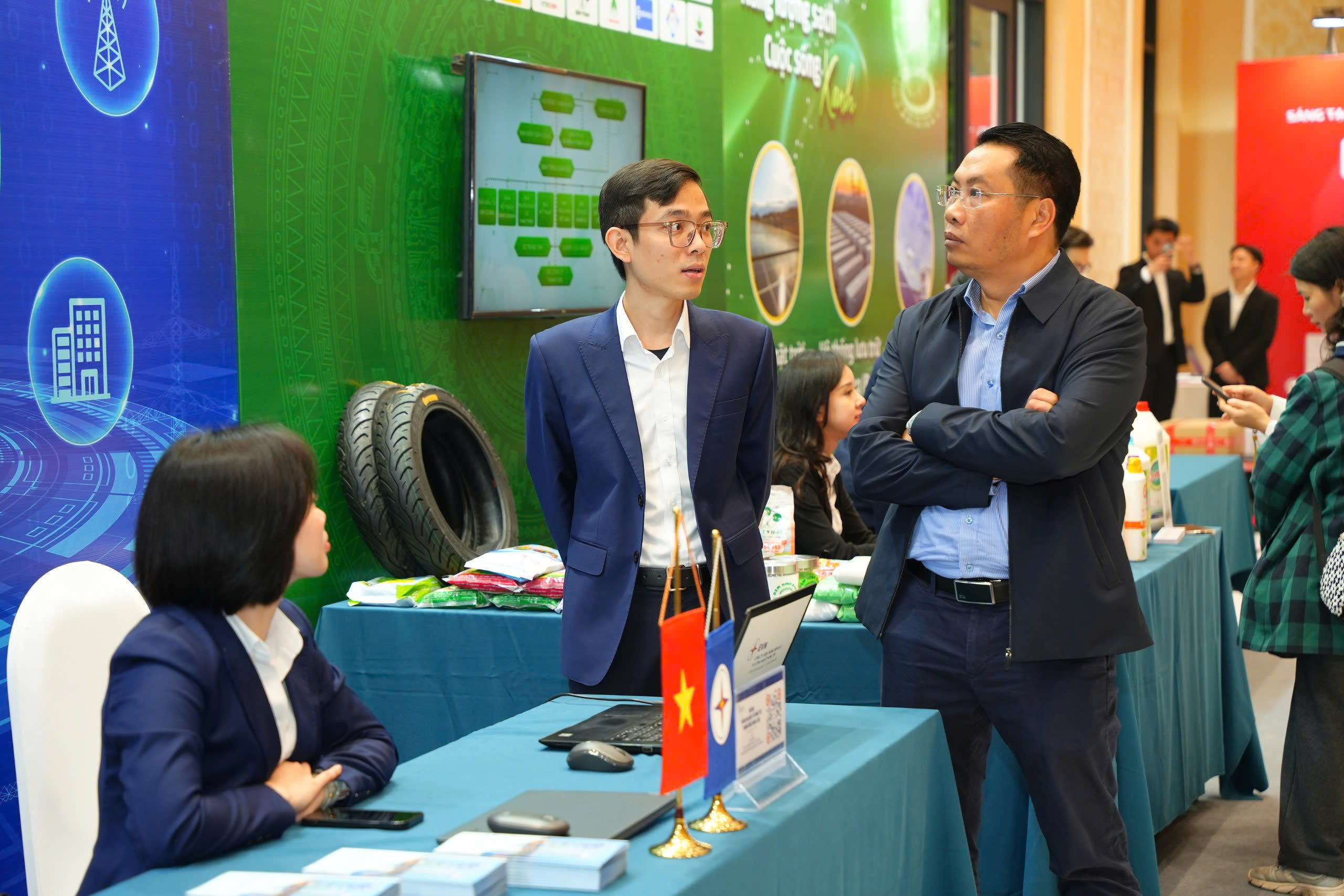 Công nghệ hội tụ tại Diễn đàn Chuyển đổi số ngành Okvip tại về 2025