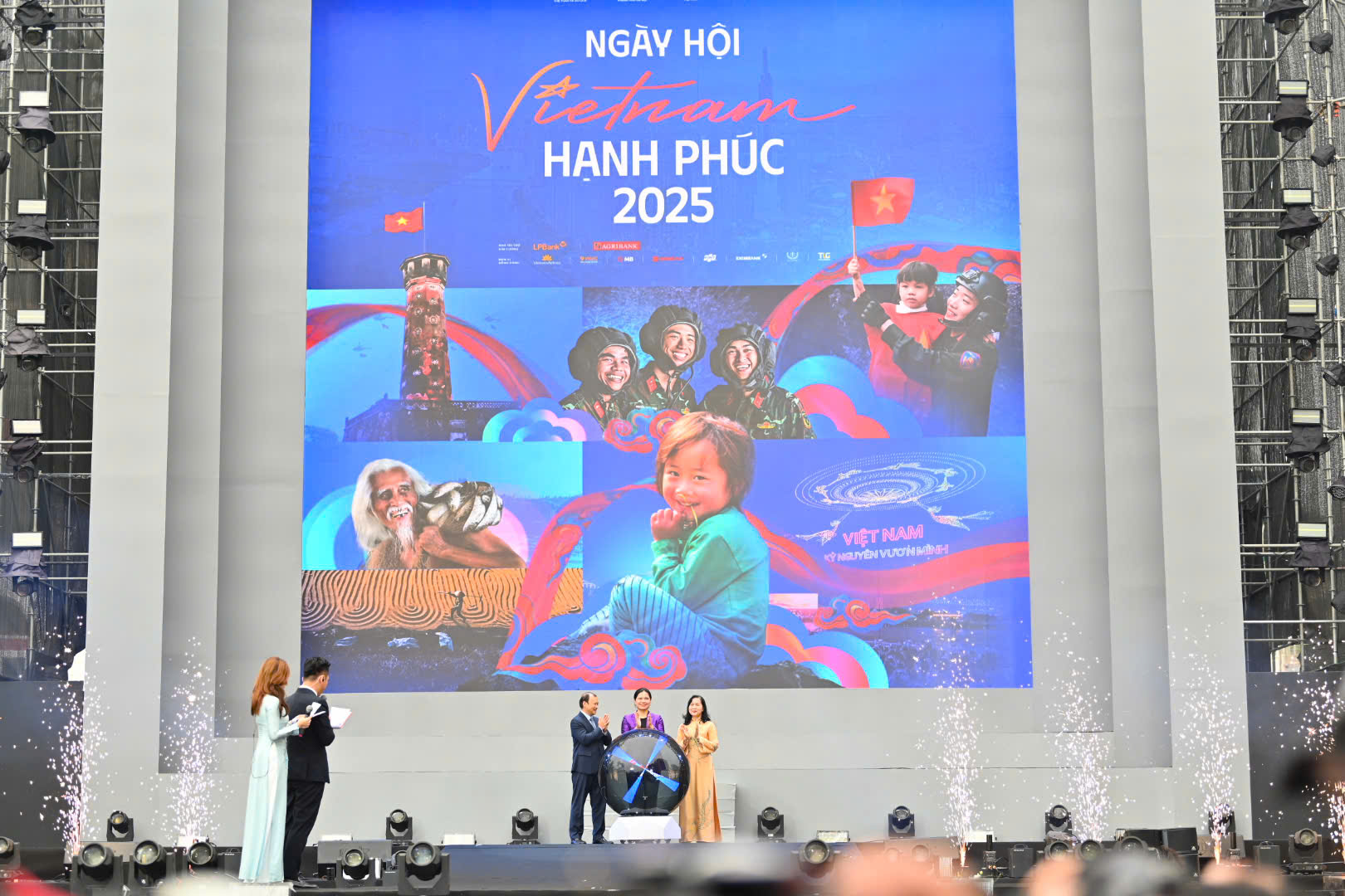 Khai mạc Ngày hội Việt Nam hạnh phúc 2025