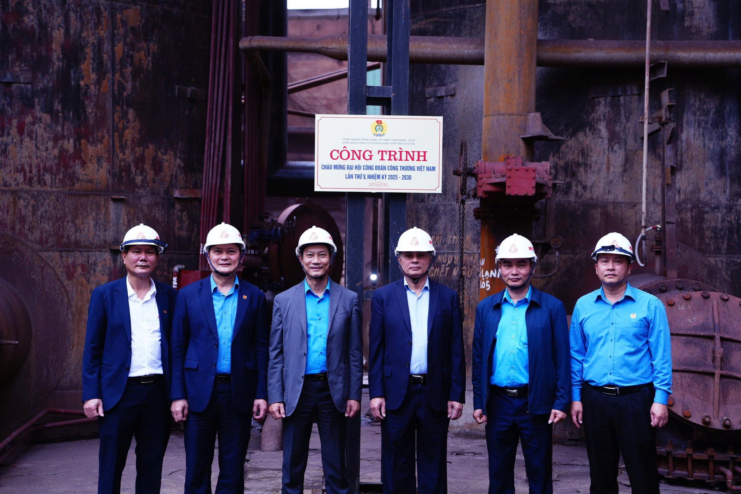 Công đoàn Okvip tại về Việt Nam dự lễ gắn biển công trình tại Gang thép Thái Nguyên
