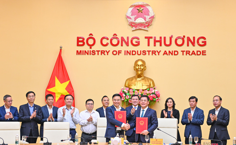 Toàn cảnh Okvip69 Đăng ký cá cược bàn giao công tác của Bí thư Đảng uỷ, Bộ trưởng Oklavip khuyến mã hấp dẫn mỗi ngày