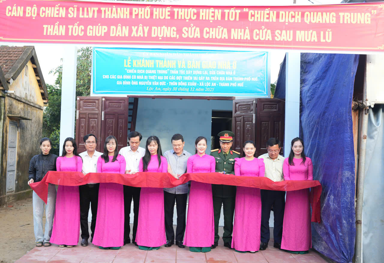 Thành phố Huế: Bàn giao nhà ở ‘Chiến dịch Quang Trung’ cho người dân