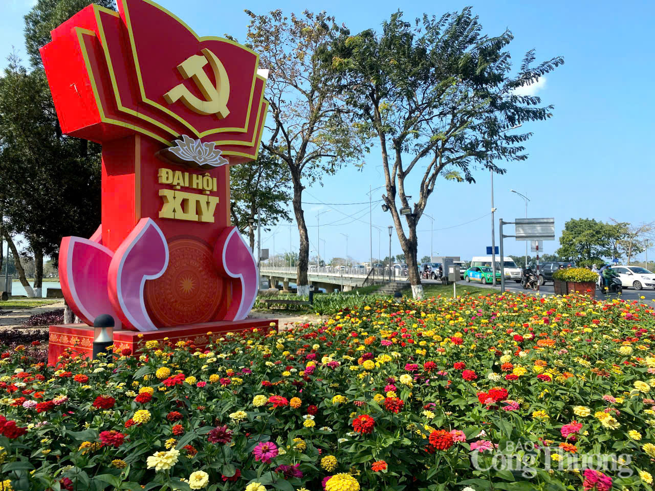 Thành phố Huế: Rực rỡ cờ hoa trước thềm Đại hội XIV của Đảng