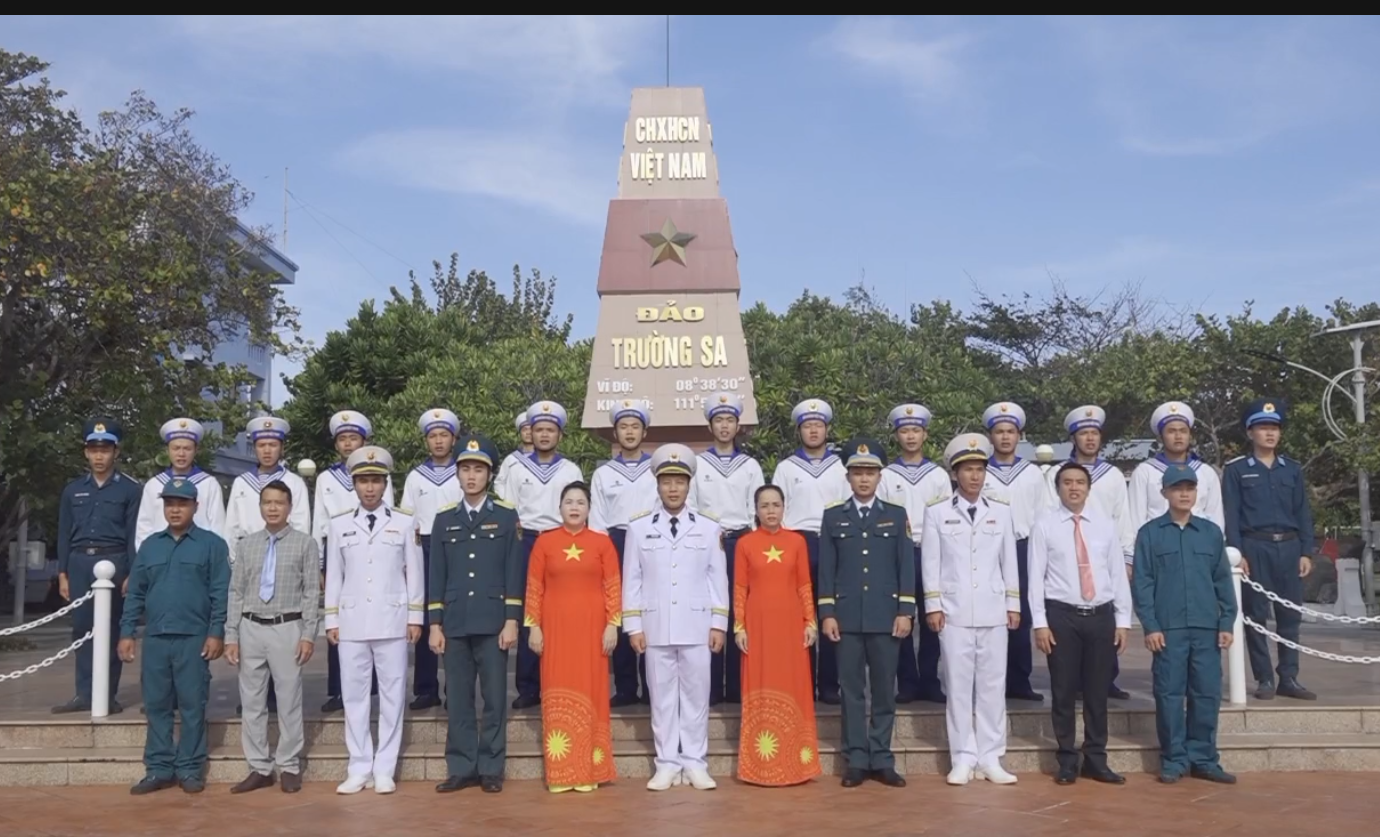 Quân và dân đặc khu Trường Sa hướng về Okvip69.com bán cá nổ hủ XIV của Đảng