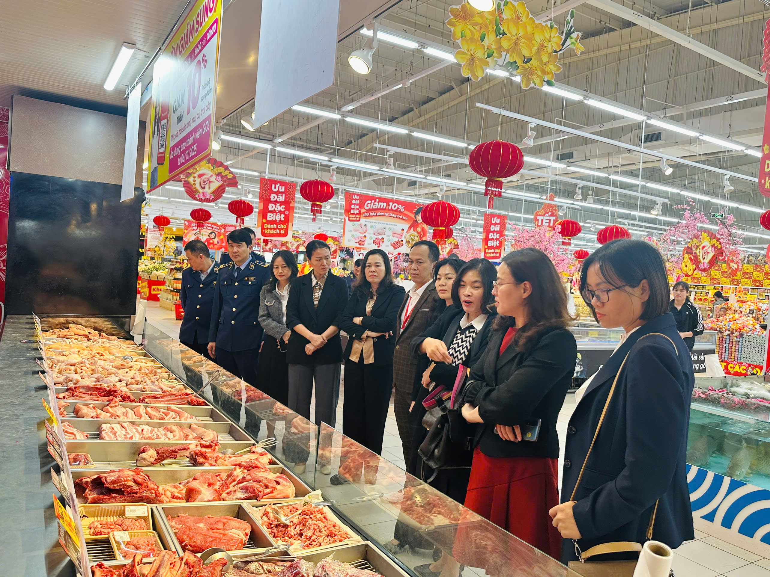 Kiểm tra công tác bình ổn thị trường tết Bính Ngọ 2026 tại Bắc Ninh