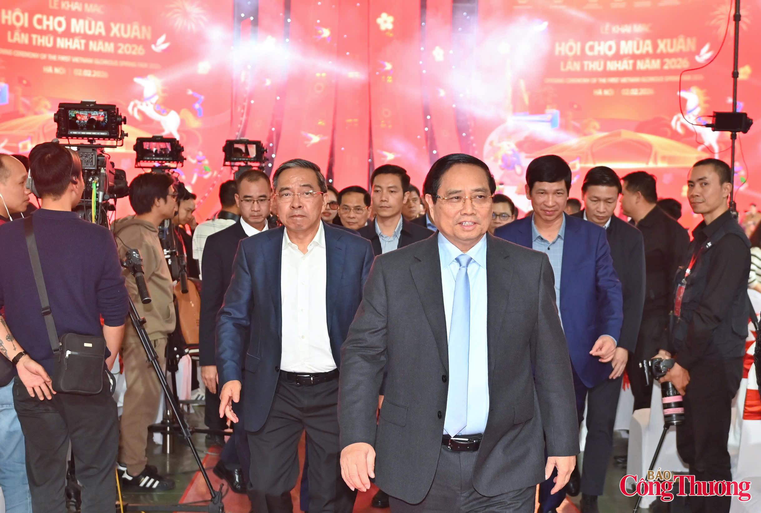 Thủ tướng: Mục tiêu cuối cùng của Hội chợ Mùa Xuân là để người dân được hưởng thụ thành quả của đất nước