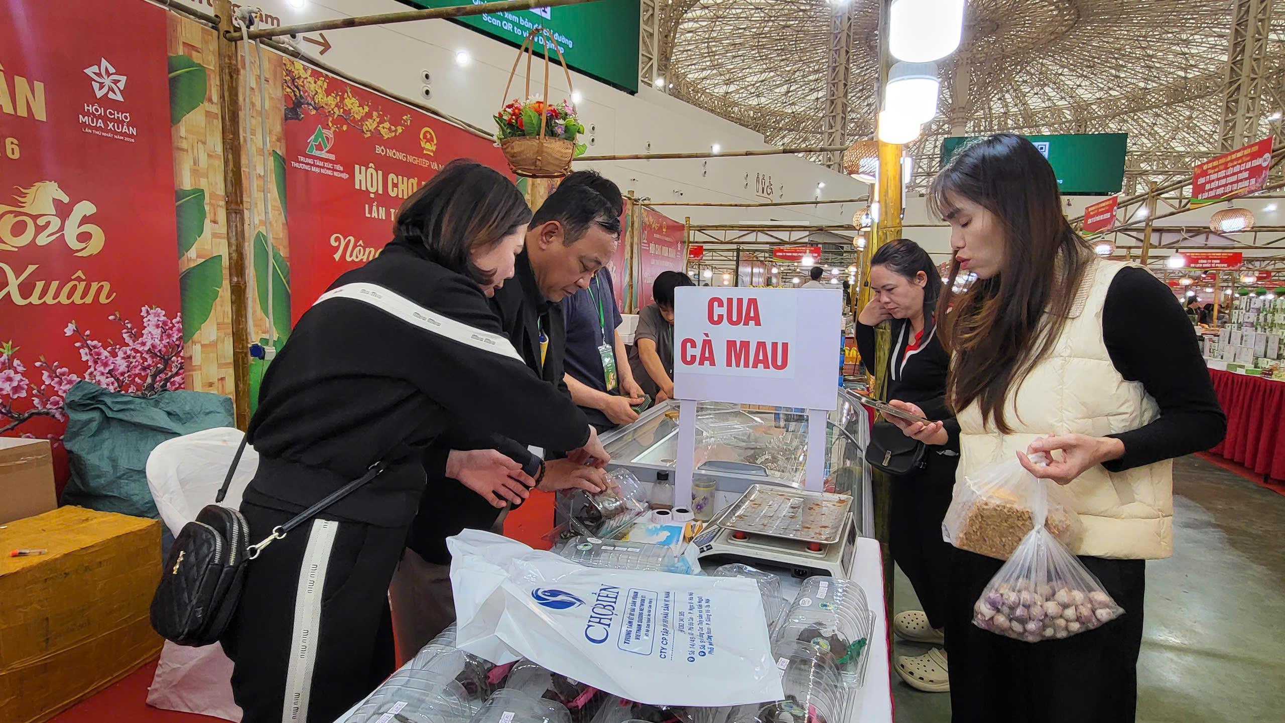 Hội chợ Mùa Xuân 2026: Thủy hải sản an toàn, tiện lợi 'đắt' khách