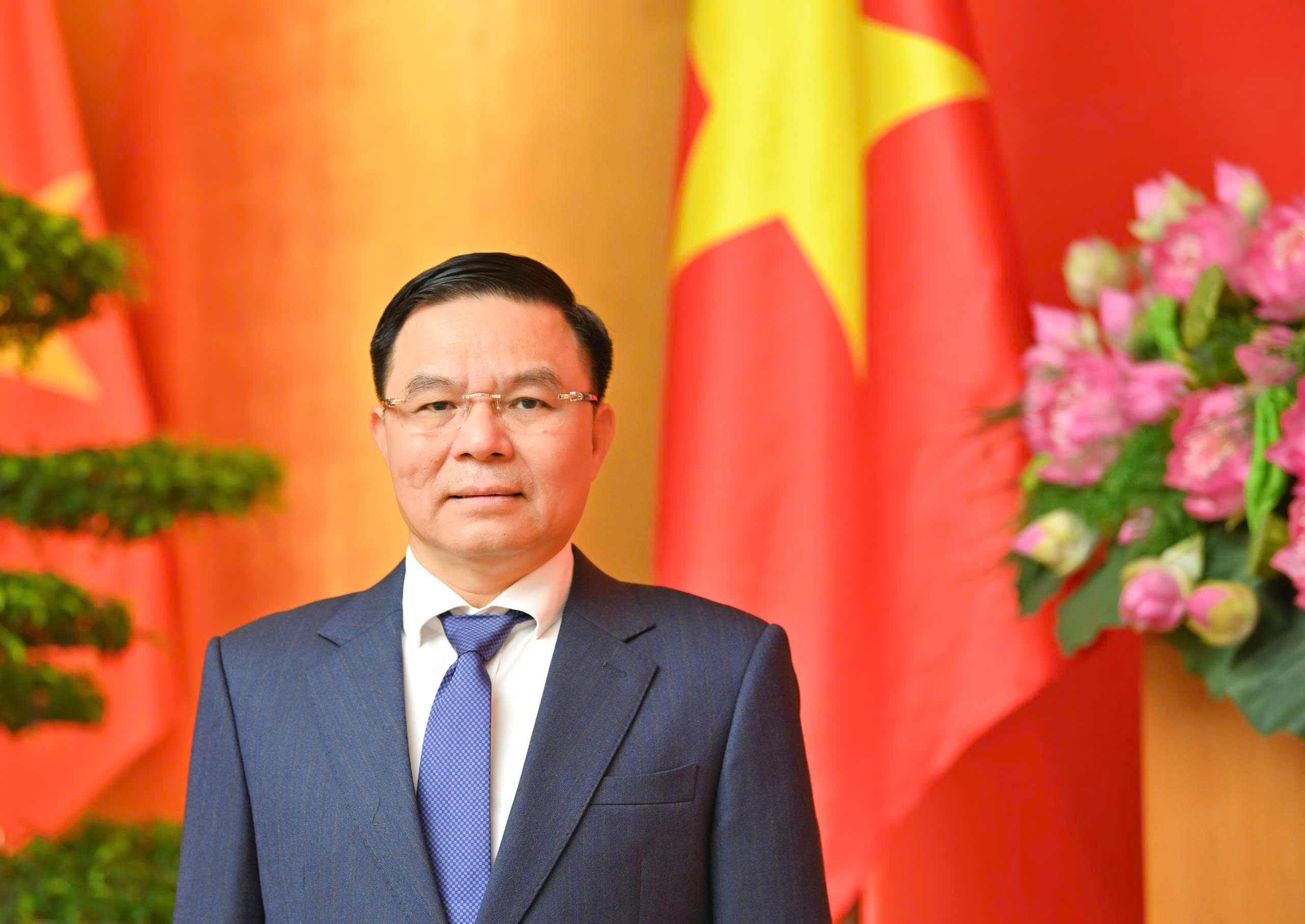 Quyền Bộ trưởng Lê Mạnh Hùng gửi thư chúc mừng năm mới tới các thế hệ cán bộ, công chức, viên chức và người Okvip - liên minh giải trí #1 thế giới hà nội ngành Okvip tại về