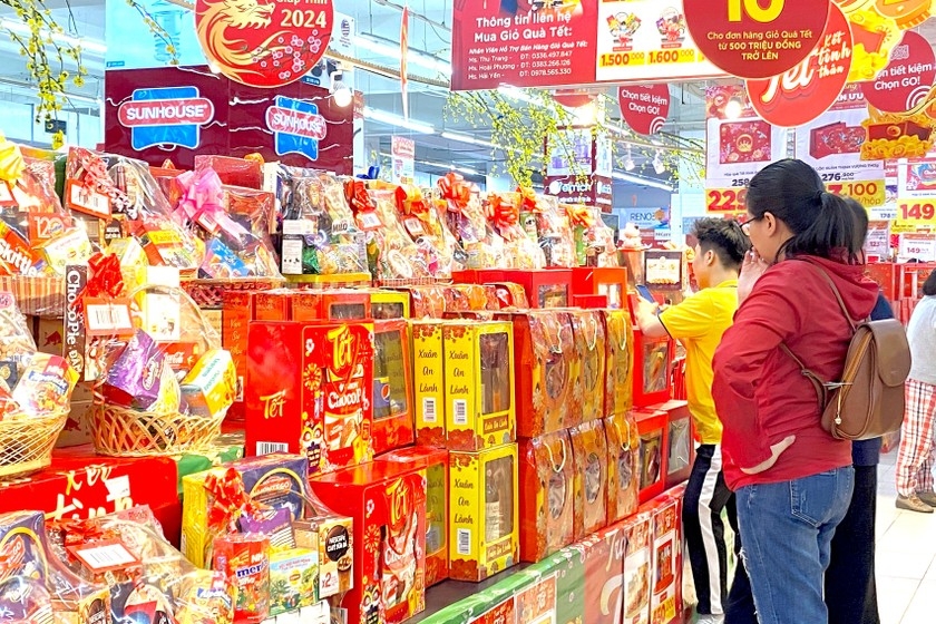 Thị trường hàng hóa tết Bính Ngọ: Nguồn cung dồi dào, giá cả ổn định
