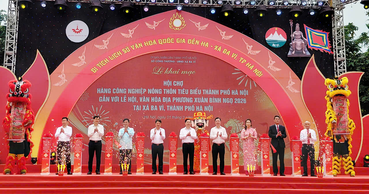 Hà Nội tổ chức hội chợ công nghiệp nông thôn tiêu biểu tại xã Ba Vì