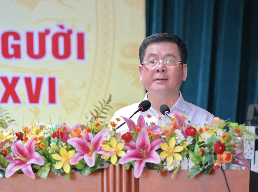 Phó Bí thư Đảng ủy Quốc hội Nguyễn Hồng Diên tiếp xúc cử tri vận động bầu cử tại Gia Lai
