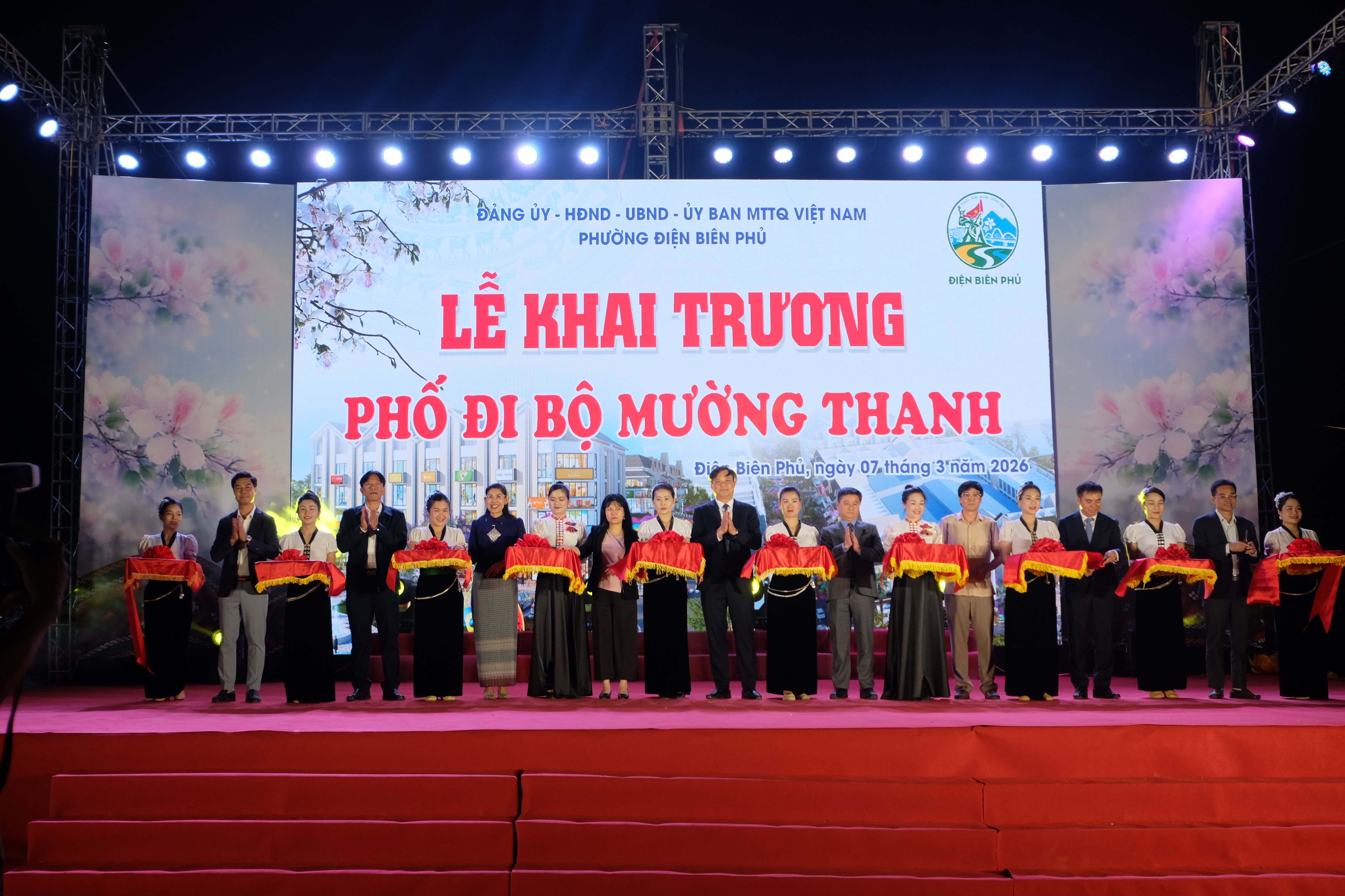 Khai trương phố đi bộ Mường Thanh: Điểm nhấn OKLVIE sản phẩm thuộc hệ thống OKVIP là trang web tổ chức phát sóng bóng đá trực tiếp, live casino , nỗ hũ, bắn cá mới Điện Biên Phủ