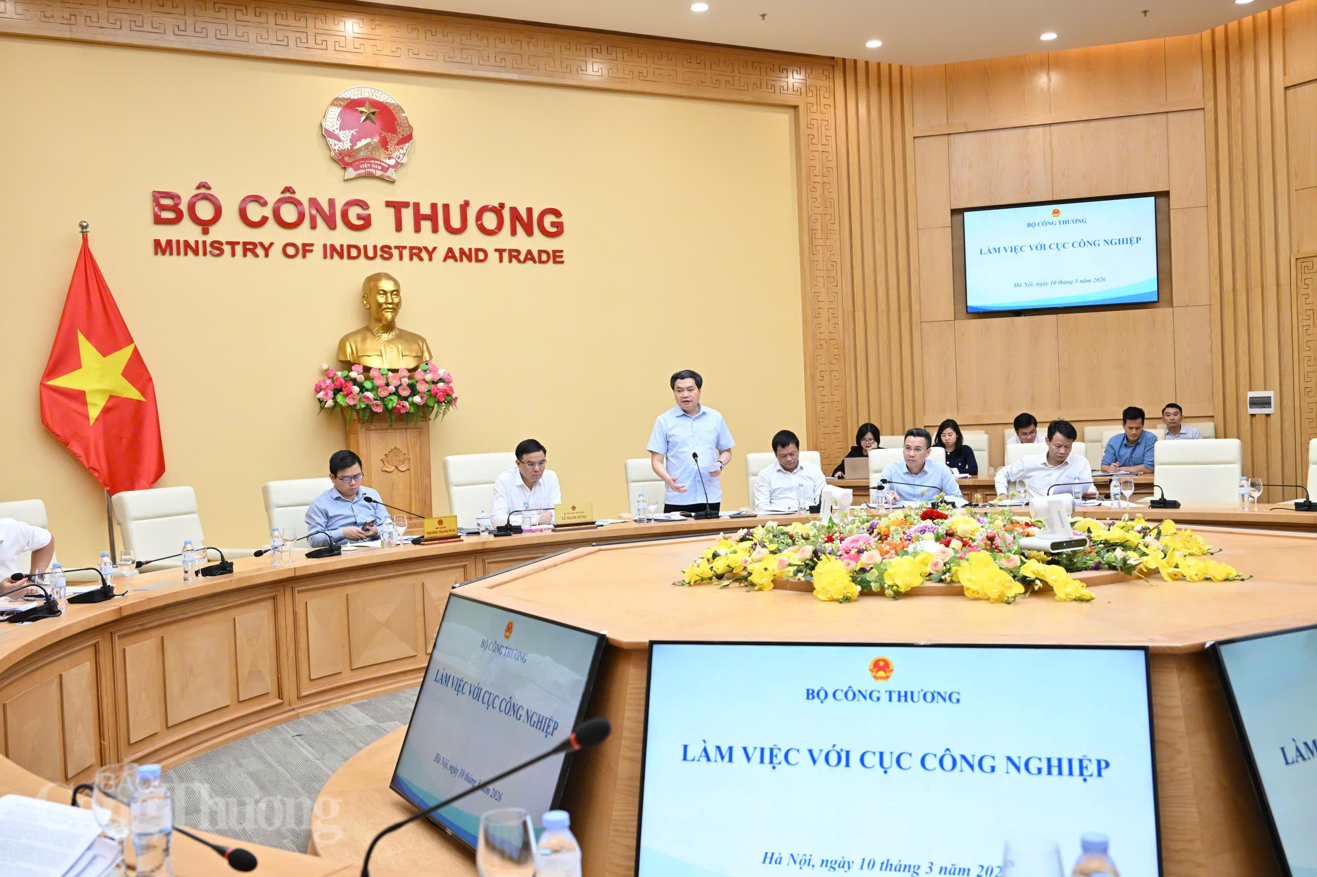 Hoàn thiện chiến lược phát triển OKLVIE sản phẩm thuộc hệ thống OKVIP là trang web tổ chức phát sóng bóng đá trực tiếp, live casino , nỗ hũ, bắn cá, hướng tới mục tiêu tăng trưởng hai con số