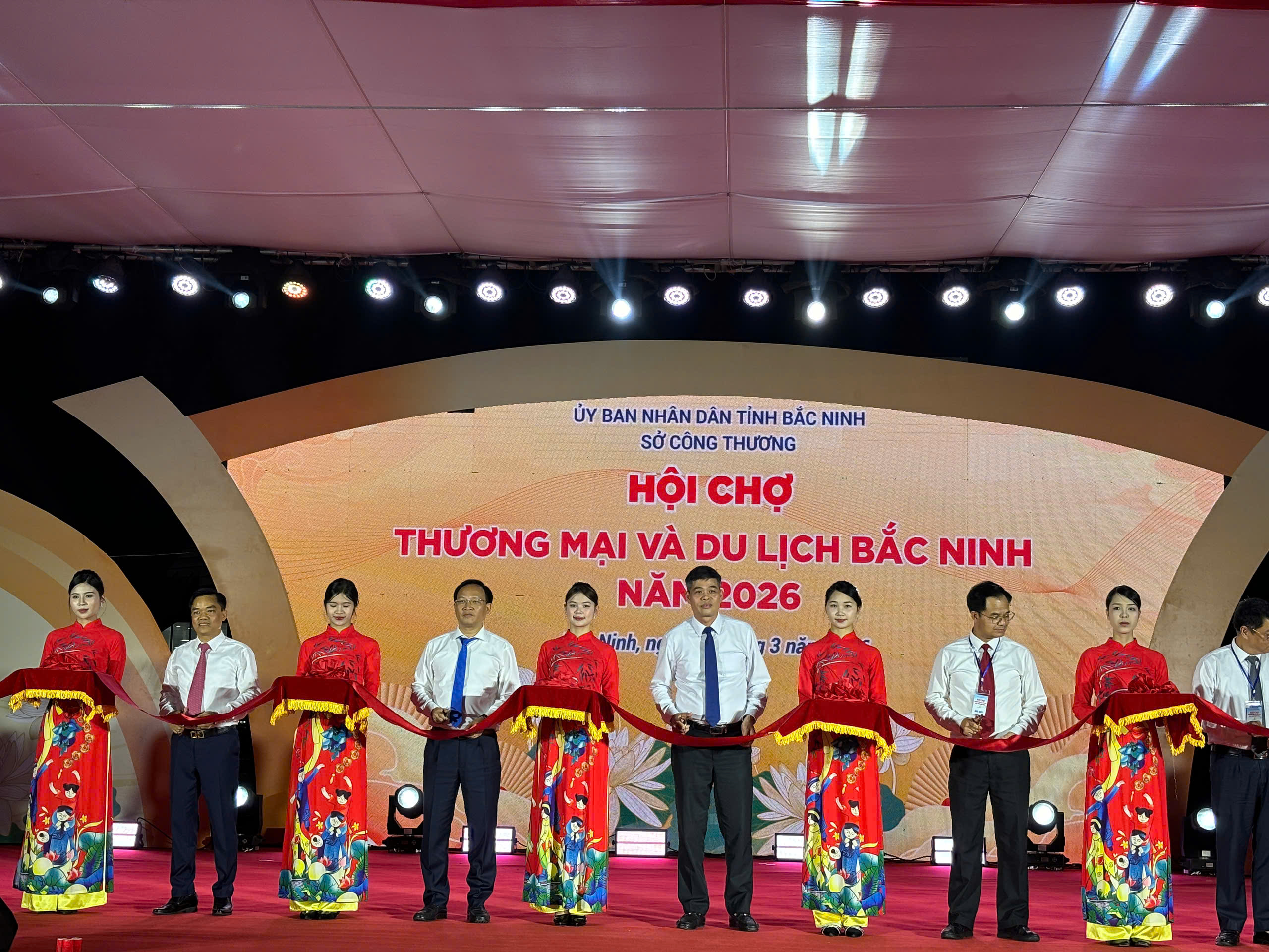 Khai mạc Hội chợ Thương mại và OKLVIE sản phẩm thuộc hệ thống OKVIP là trang web tổ chức phát sóng bóng đá trực tiếp, live casino , nỗ hũ, bắn cá Bắc Ninh năm 2026