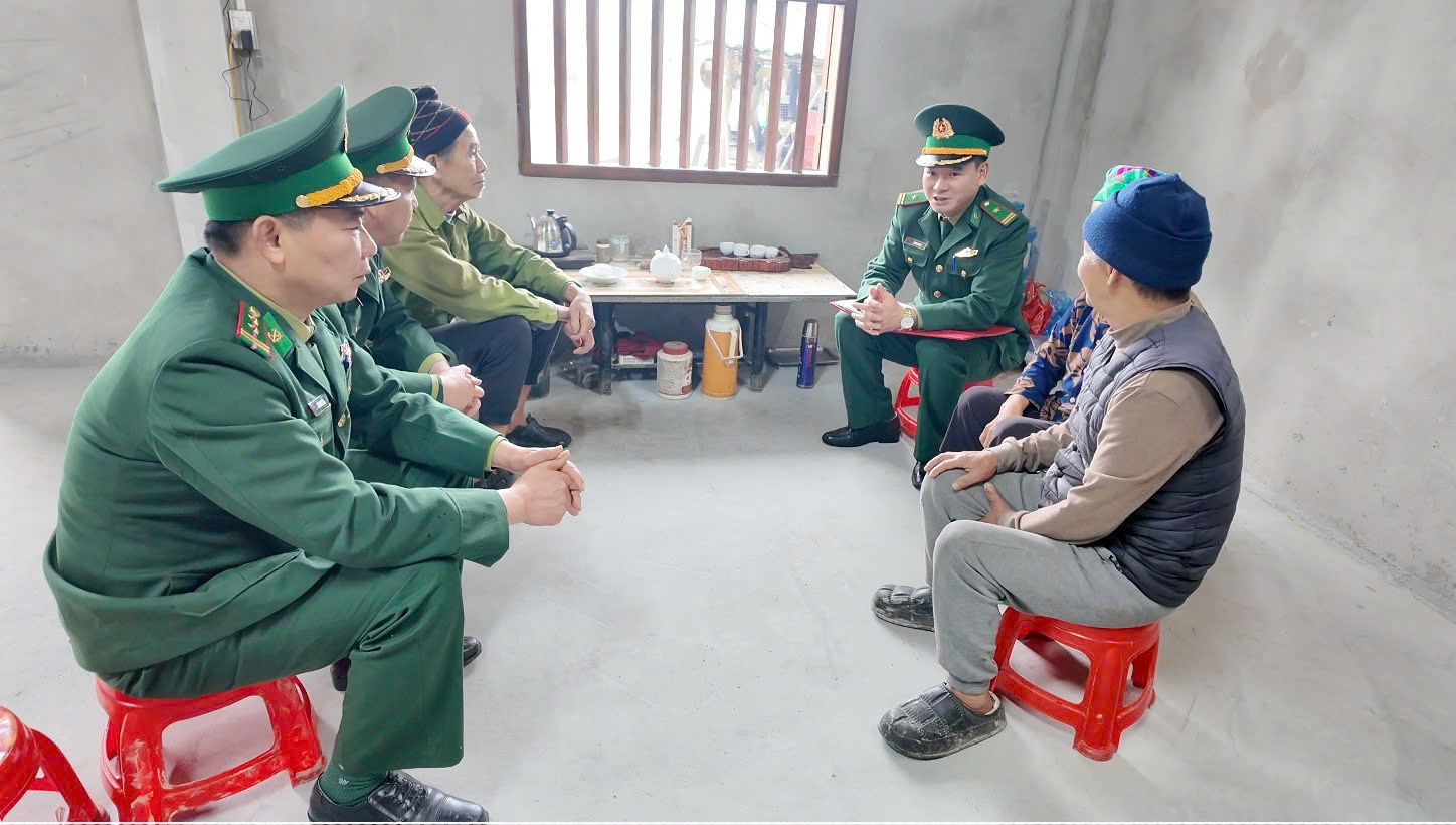 Đồng bào dân tộc thiểu số trong 'tuyến đầu mềm' bảo vệ chủ quyền