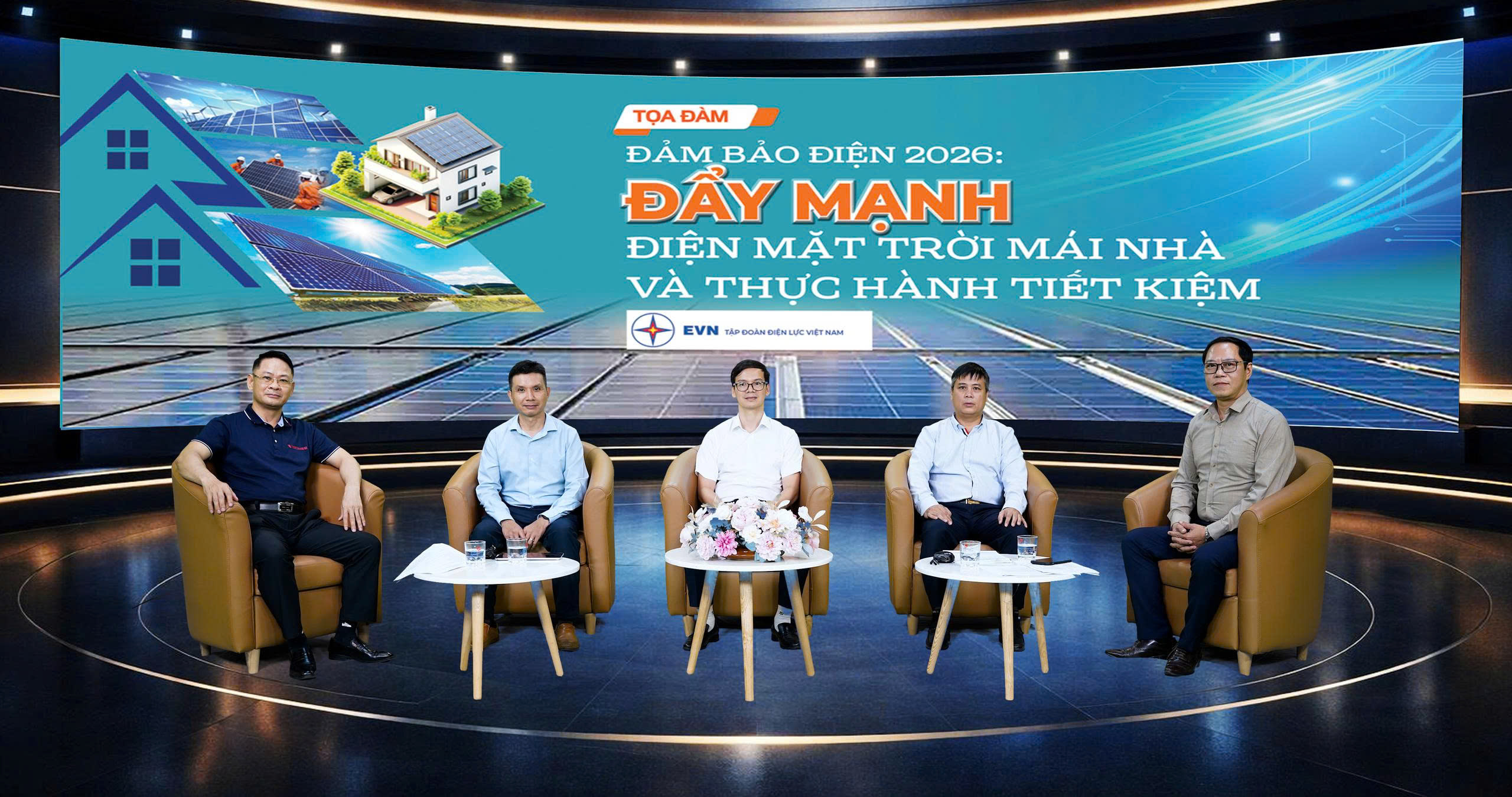 Tiết kiệm điện, điện mặt trời mái nhà giảm áp lực cho hệ thống điện