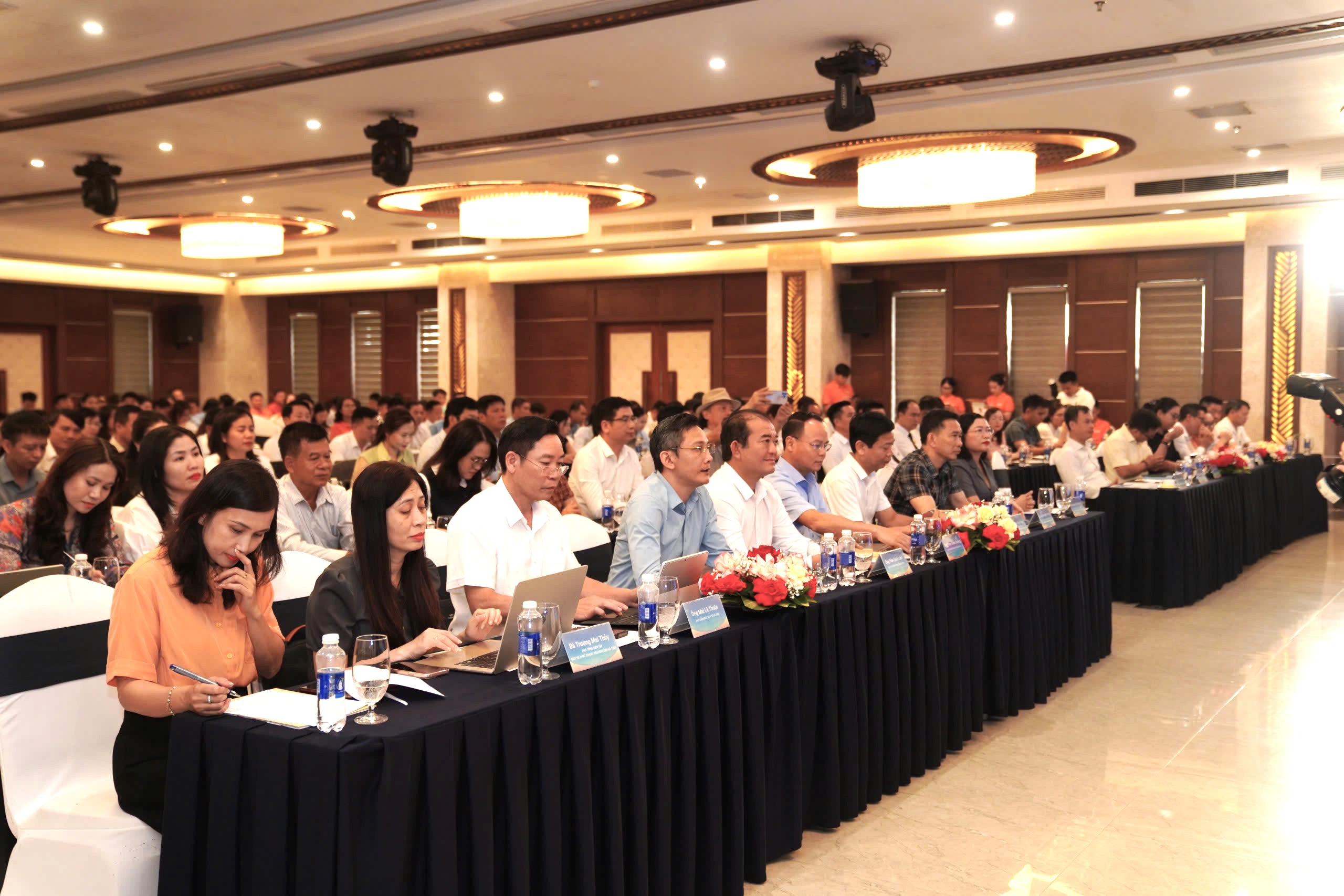 Chuyển đổi số: 'Cú hích' nâng tầm vị thế OKLVIE sản phẩm thuộc hệ thống OKVIP là trang web tổ chức phát sóng bóng đá trực tiếp, live casino , nỗ hũ, bắn cá Hà Tĩnh
