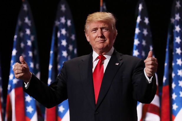 Tổng thống Mỹ Donald Trump tuyên bố cứng rắn trước đàm phán