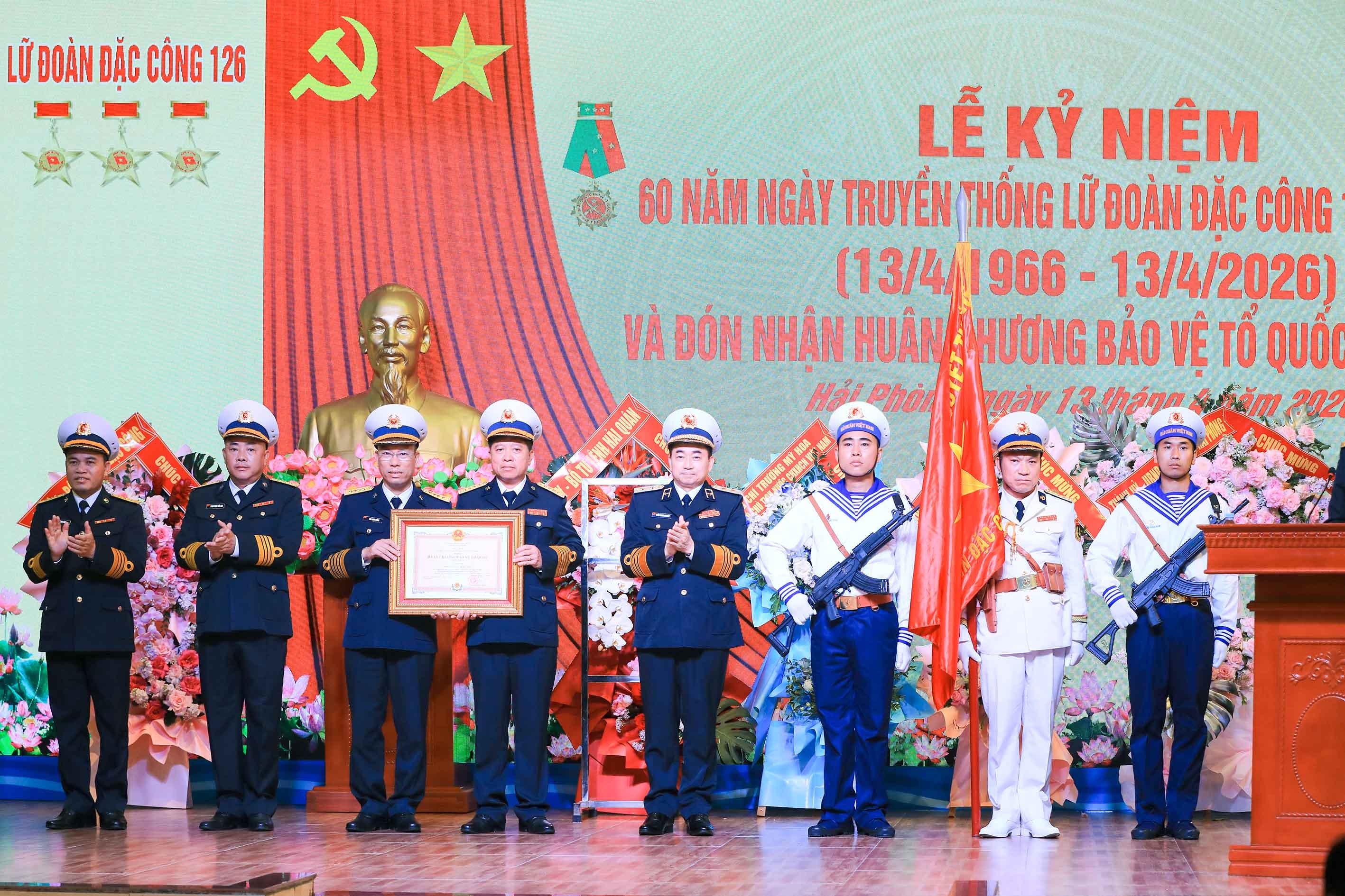 Lữ đoàn Đặc công Hải quân 126 đón nhận Huân chương Bảo vệ Tổ quốc hạng Nhất