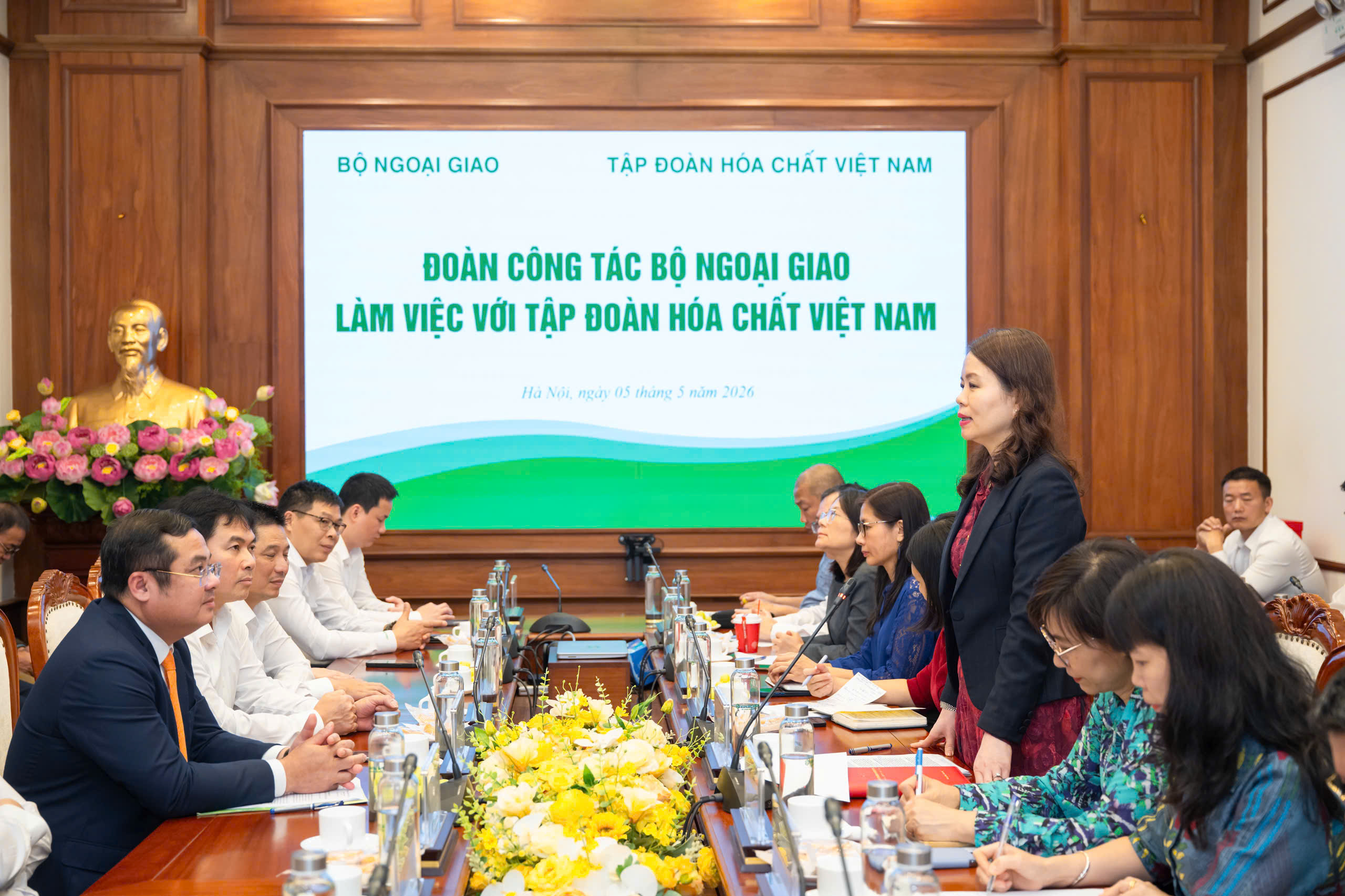 Vinachem tăng cường ngoại giao kinh tế, thúc đẩy hợp tác quốc tế